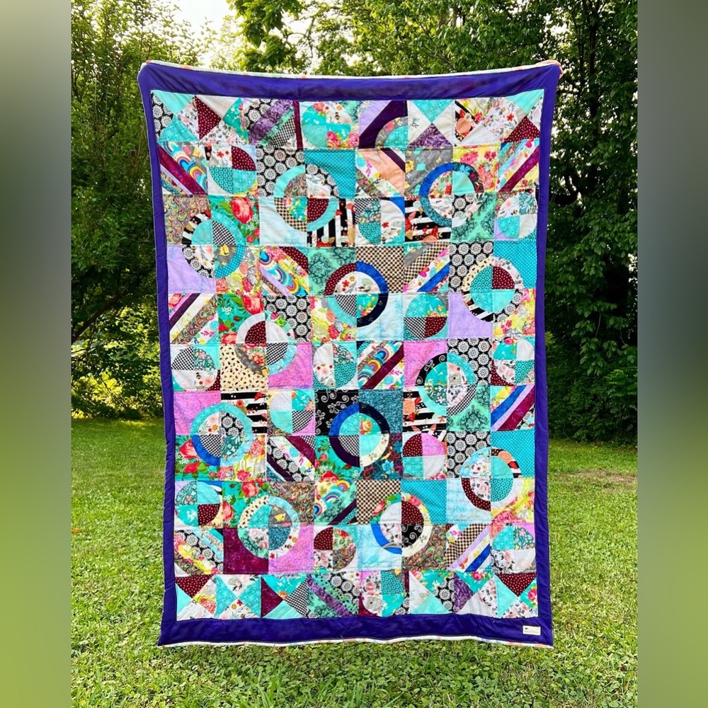 Circle Chaos Quilt - Floral Plush Backing - Extra Cozy!
